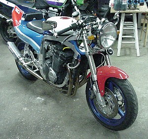 '89 Suzuki GSXR750RR Right Front Streetfighter